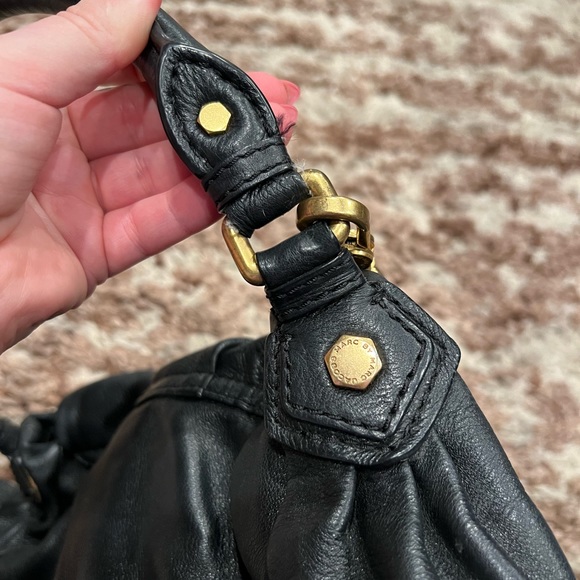 Marc by Marc Jacobs Classic Q Lil Ukita Pebbled Leather Crossbody in Black - Picture 5 of 8